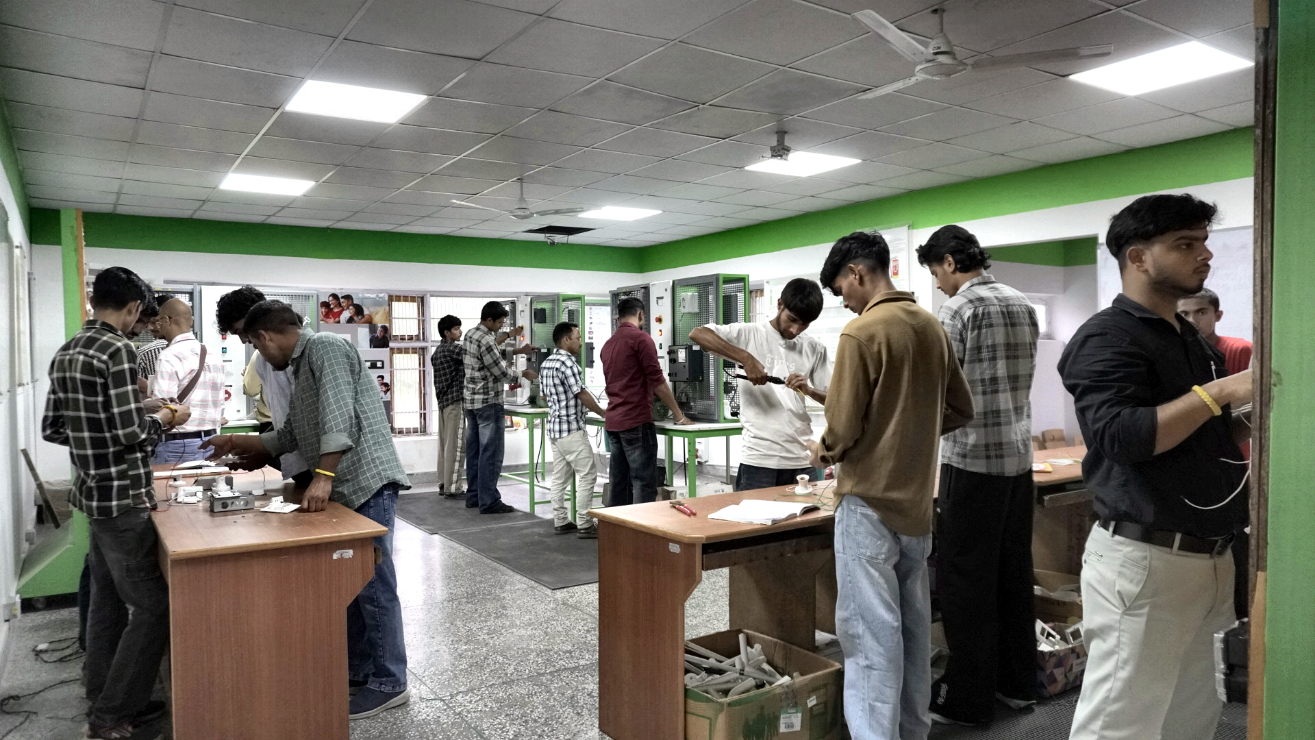 Electrician Lab photo 3