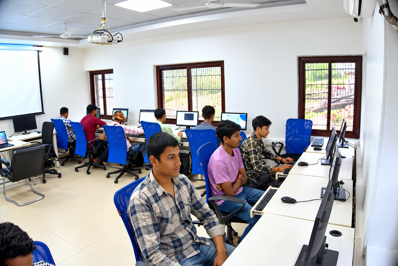 IT Lab photo 3